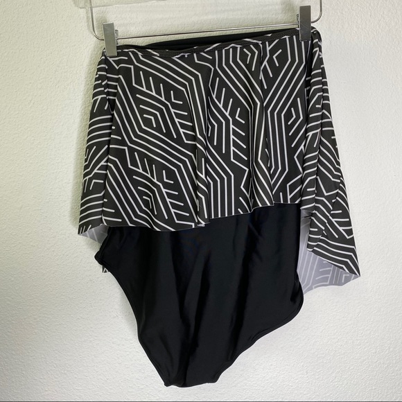 NWOT Ruffle One Piece Swimsuit - Picture 6 of 7